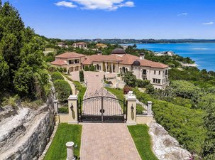  Lake Travis Waterfront